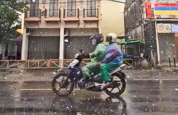 Cara Buat Mesin Makin Dingin Saat Musim Hujan