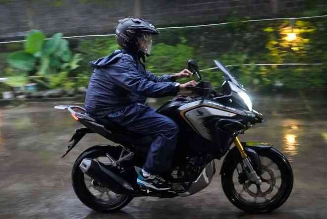 Cerdas Berkendara Saat Musim Hujan
