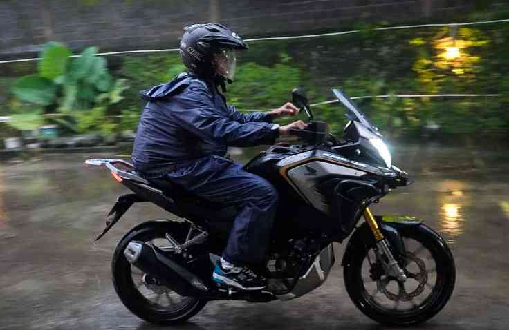 Cerdas Berkendara Saat Musim Hujan