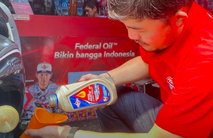 Tiga Manfaat Ganti Oli Mesin Sepeda Motor Secara Rutin